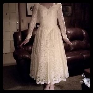 Beautiful Longsleeve Lace Vintage Wedding Dress
